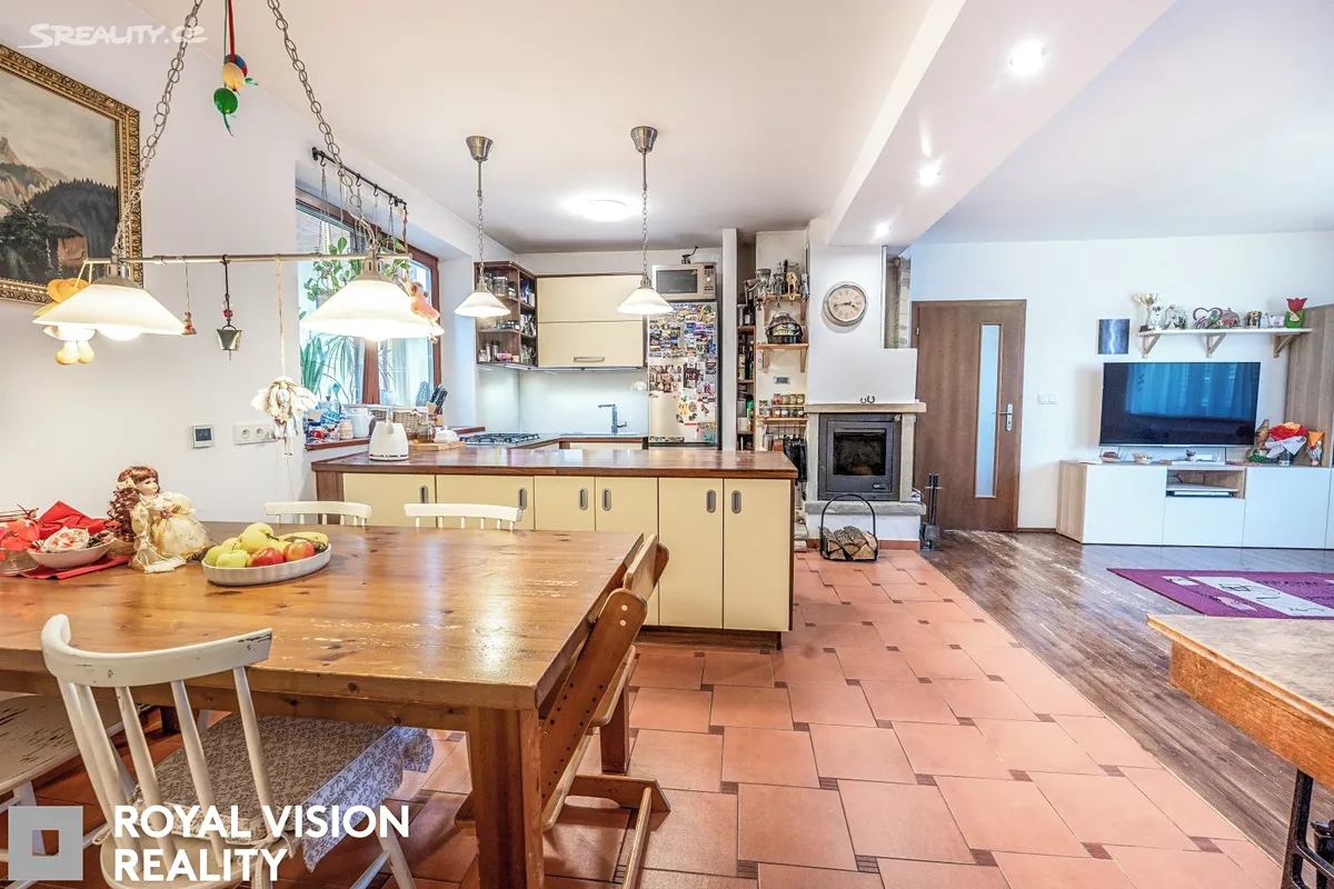 Prodej rodinného domu 239 m², pozemek 1160 m² – další
