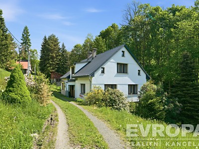 Prodej  rodinného domu 140 m², pozemek 1 529 m²