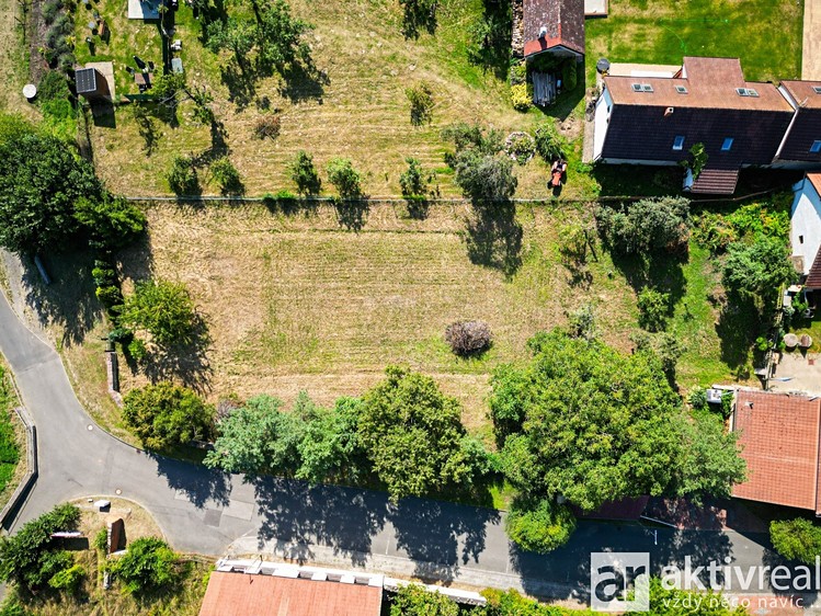 Prodej pozemku, 1 690 m² (2 z 18)