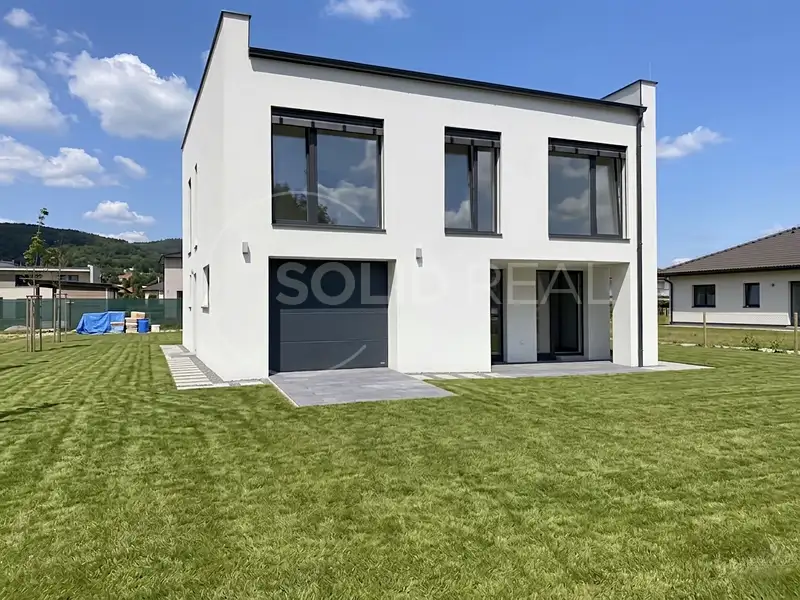 Prodej rodinného domu 219 m², pozemek 938 m², Tišnov – náhled fotky 1