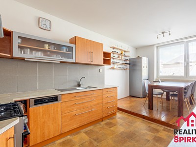 Prodej bytu 3+1, 77 m² (2 z 30)