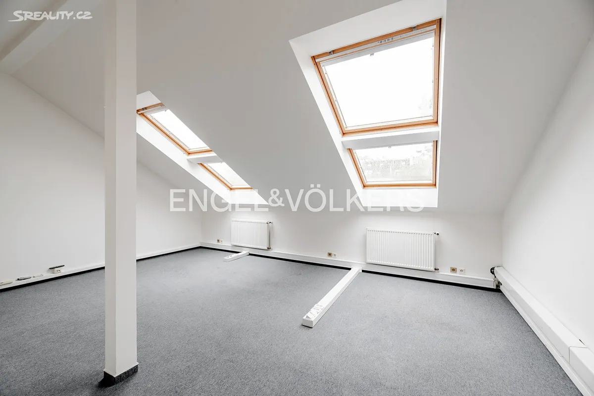 Pronájem kanceláře 132 m² – pohled 4