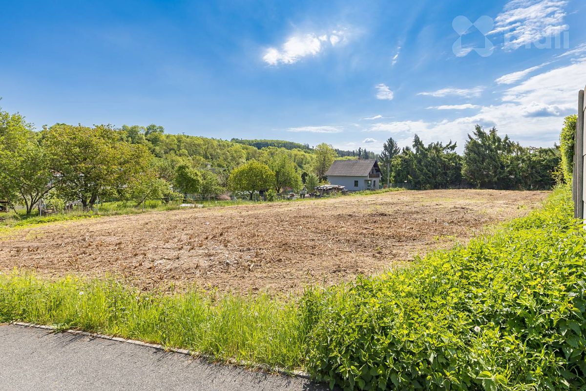 Prodej stavebního pozemku 1446 m² – fotografie 3