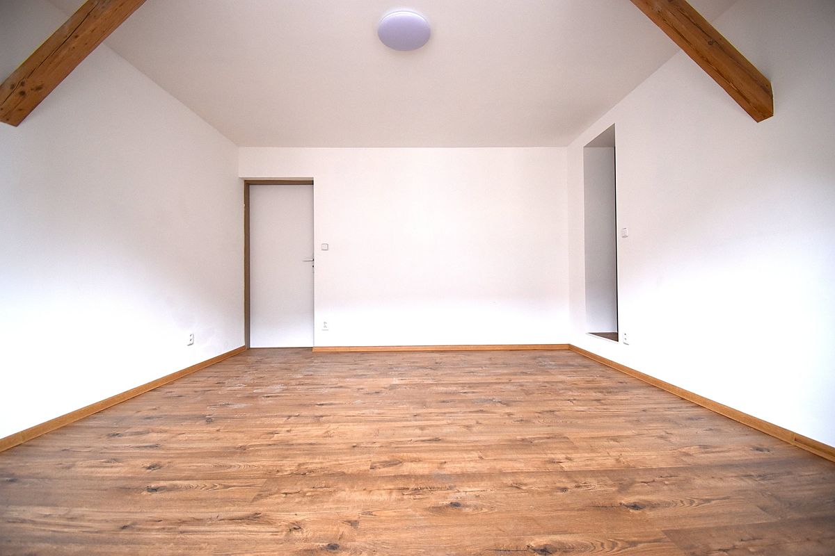 Pronájem bytu 3+kk 86 m²