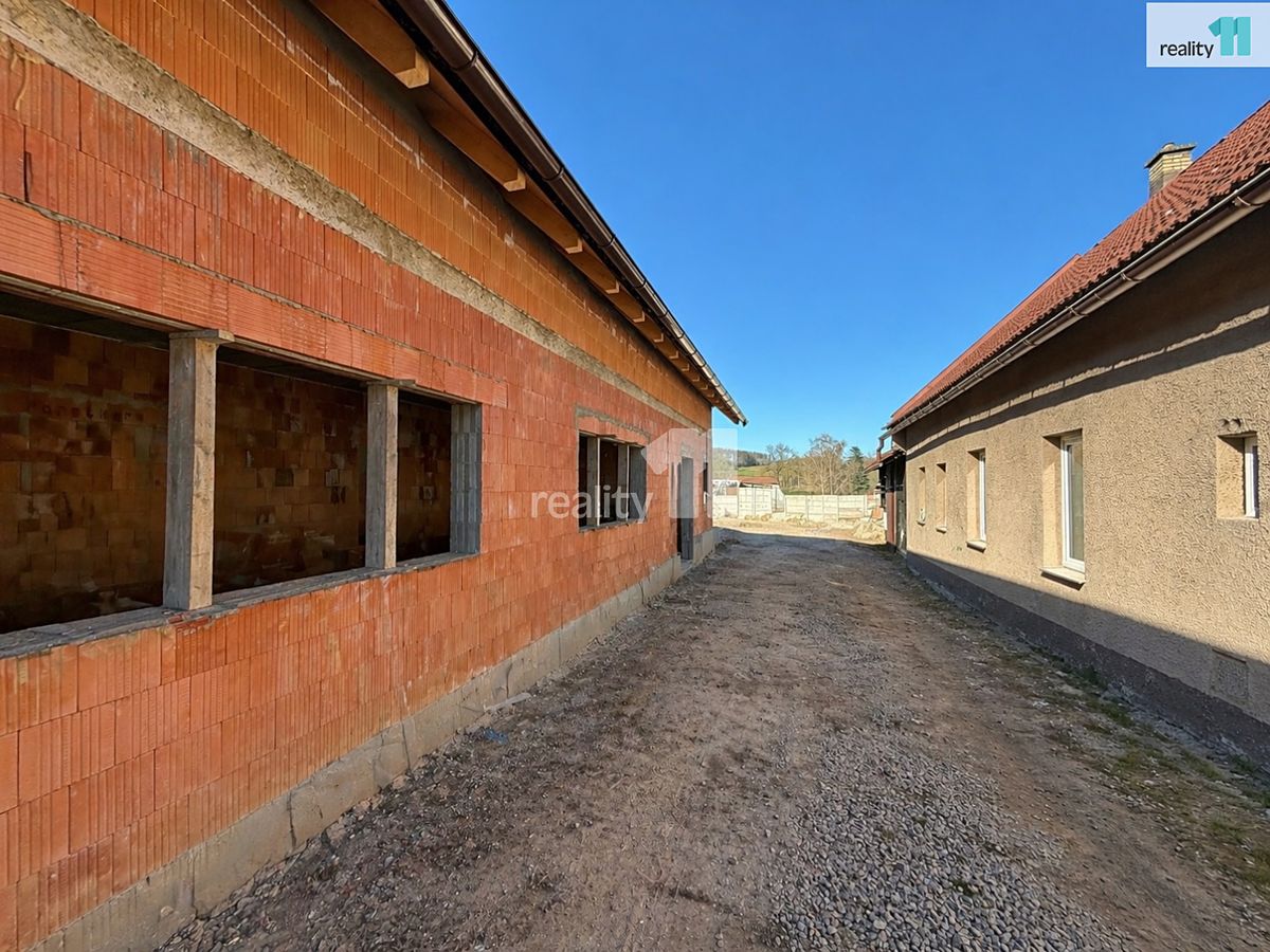 Prodej rodinného domu 383 m², pozemek 1023 m² – fotografie 4