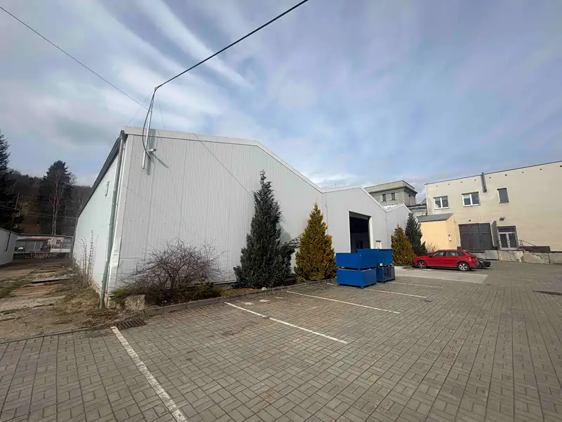 Prodej výrobní haly, prostoru 17000 m², Kraslice – náhled fotky 1