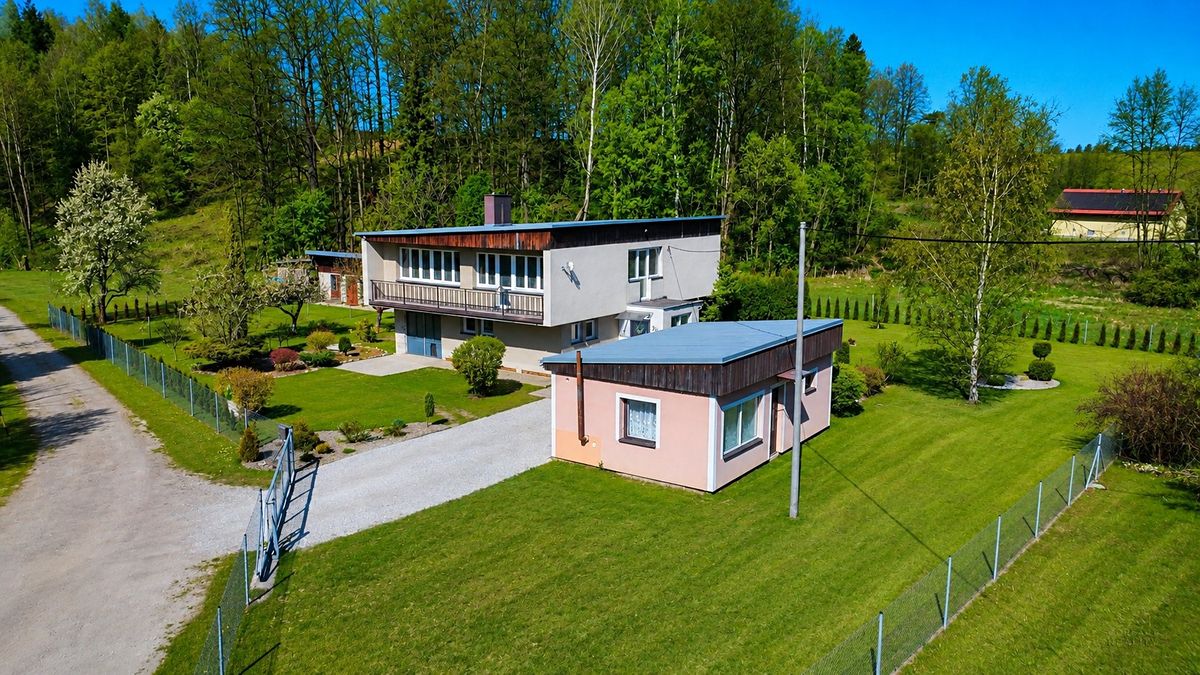 Prodej rodinného domu 215 m², pozemek 3394 m² – fotografie 3