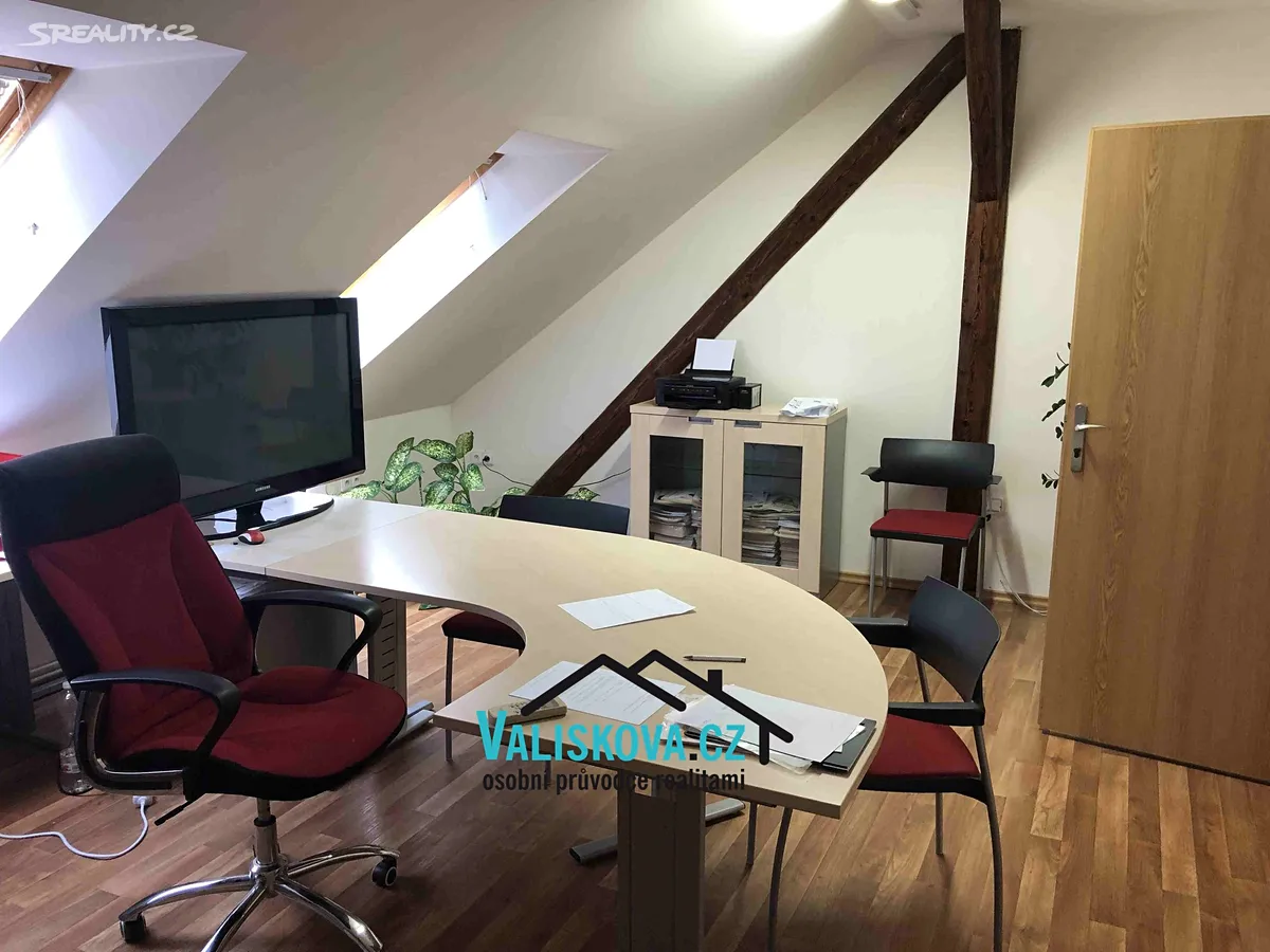 Pronájem kanceláře 91 m² – pohled 2