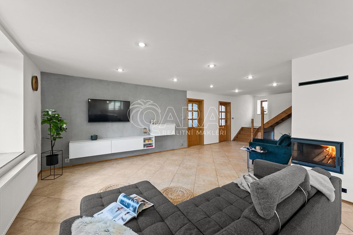 Prodej rodinného domu 198 m², pozemek 632 m² – fotografie 5