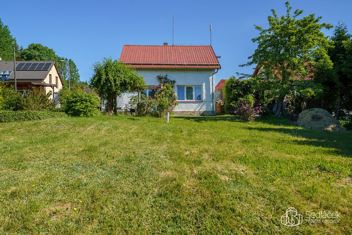 Prodej rodinného domu 300 m², pozemek 1019 m² – fotografie 4