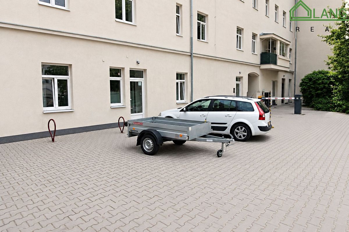 Pronájem garážového stání 15 m² – fotografie 4