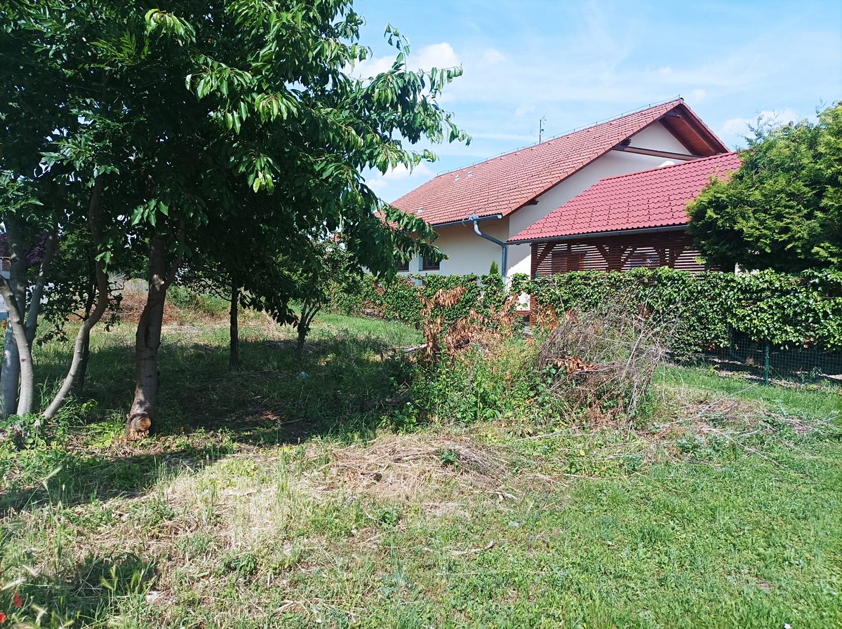 Prodej stavebního pozemku 950 m² – fotografie 2