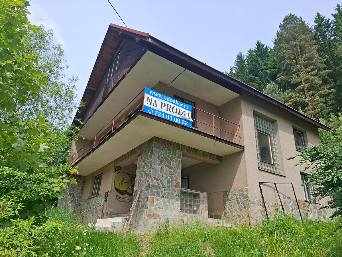 Prodej rodinného domu 200 m², pozemek 1407 m² – fotografie 4