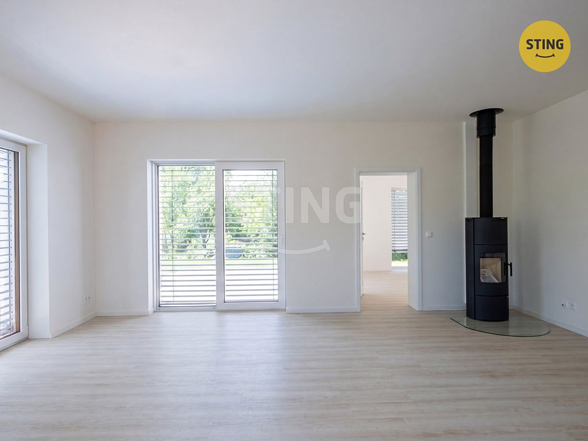 Prodej rodinného domu 90 m², pozemek 719 m² – fotografie 2