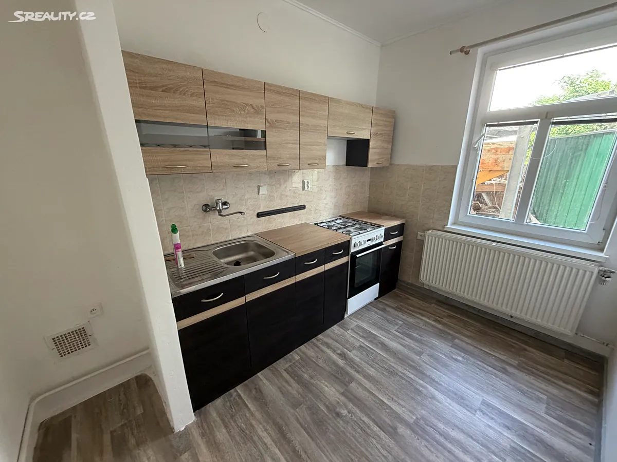 Pronájem bytu 2+1 55 m², Školní