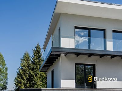 Prodej rodinného domu 330 m², pozemek 4813 m²