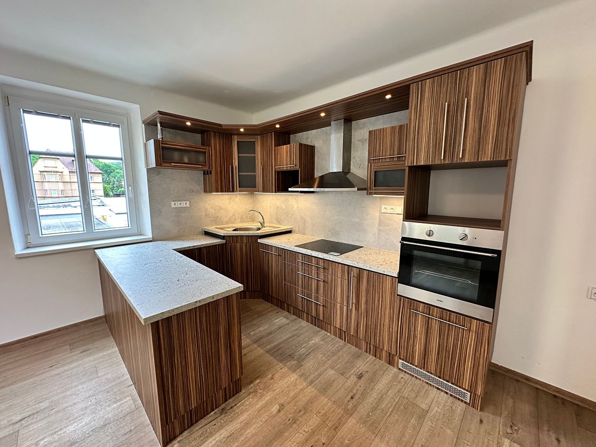 Pronájem bytu 2+1 64 m² – fotografie 3