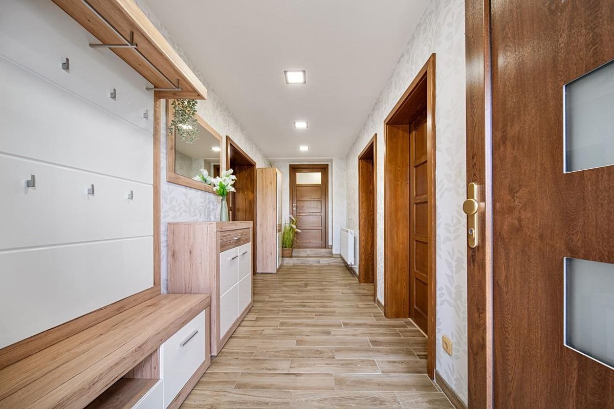 Prodej rodinného domu 130 m², pozemek 705 m² – fotografie 2