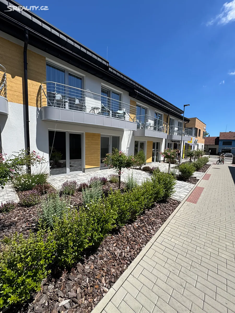 Pronájem obchodního prostoru 144 m², Hlavní