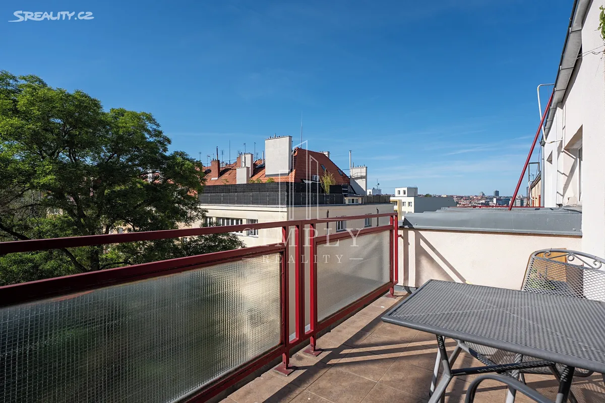 Prodej bytu 2+kk 44 m² – pohled 2
