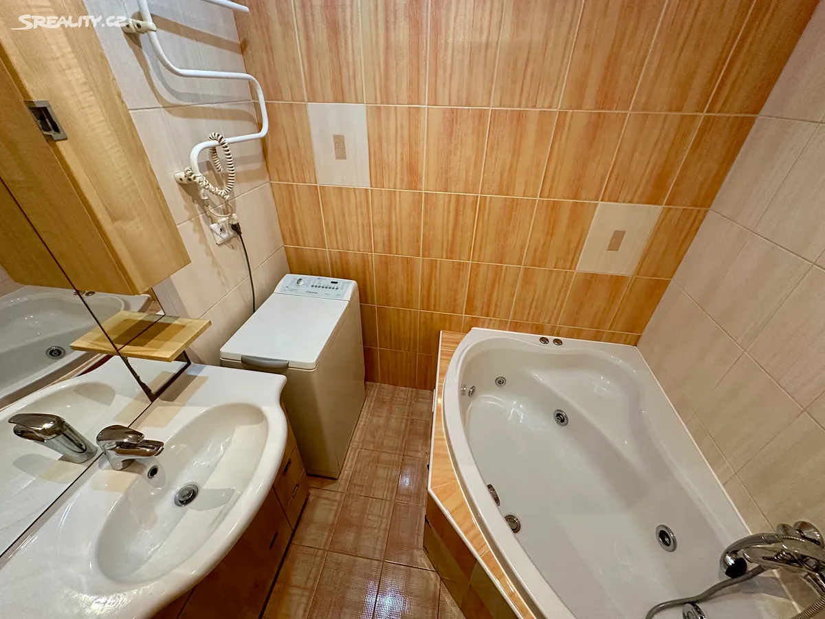 Pronájem bytu 2+kk 41 m² - Więcej