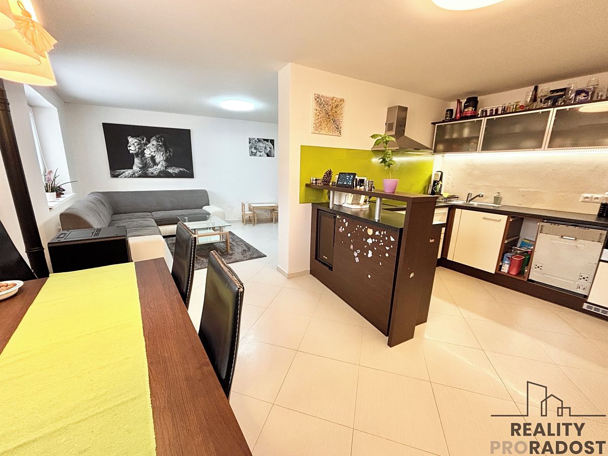 Prodej rodinného domu 140 m², pozemek 294 m² – fotografie 3