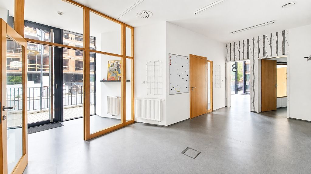 Pronájem obchodního prostoru 161 m² – fotografie 3