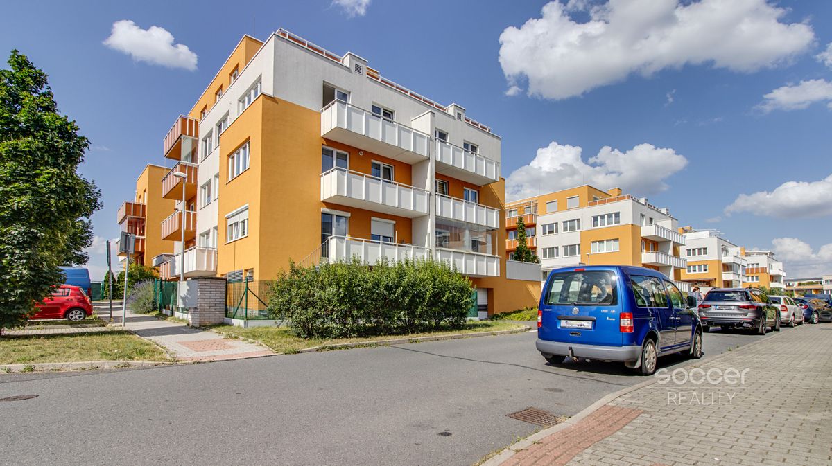 Pronájem bytu 2+kk 41 m² – fotografie 2
