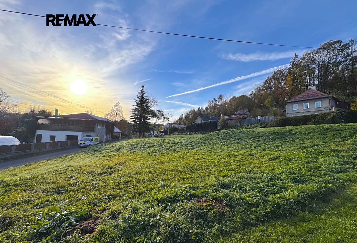 Prodej stavebního pozemku 1084 m²