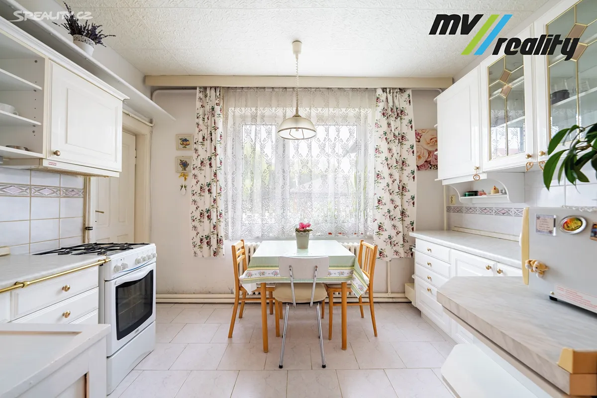 Prodej rodinného domu 168 m², pozemek 486 m² – pohled 4