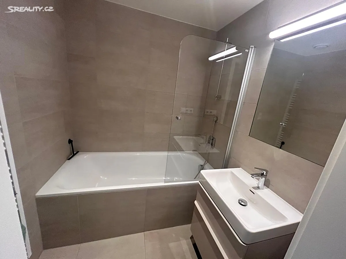 Pronájem bytu 2+kk 53 m² – pohled 6