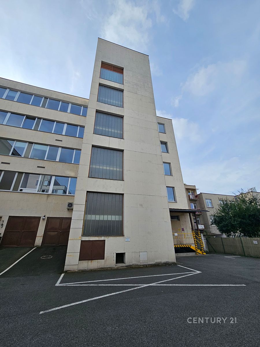 Pronájem kanceláře 59 m² – fotografie 3