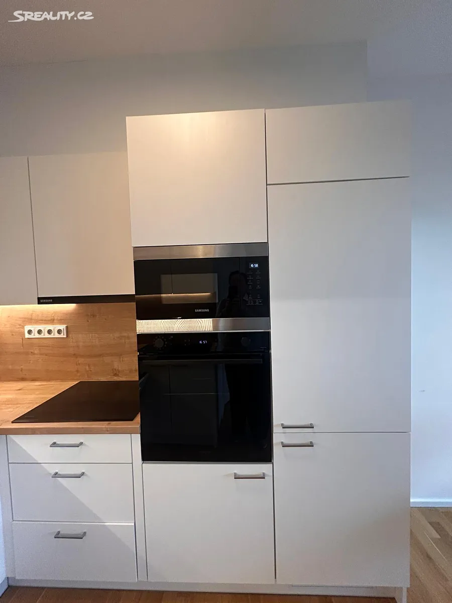Pronájem bytu 2+kk 53 m² – pohled 4