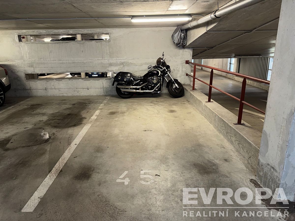 Prodej garážového stání 14 m² – fotografie 2