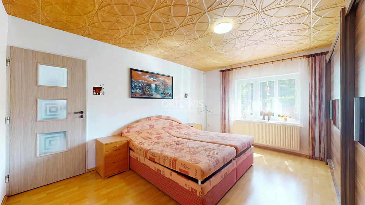 Prodej rodinného domu 200 m², pozemek 1002 m² – fotografie 5