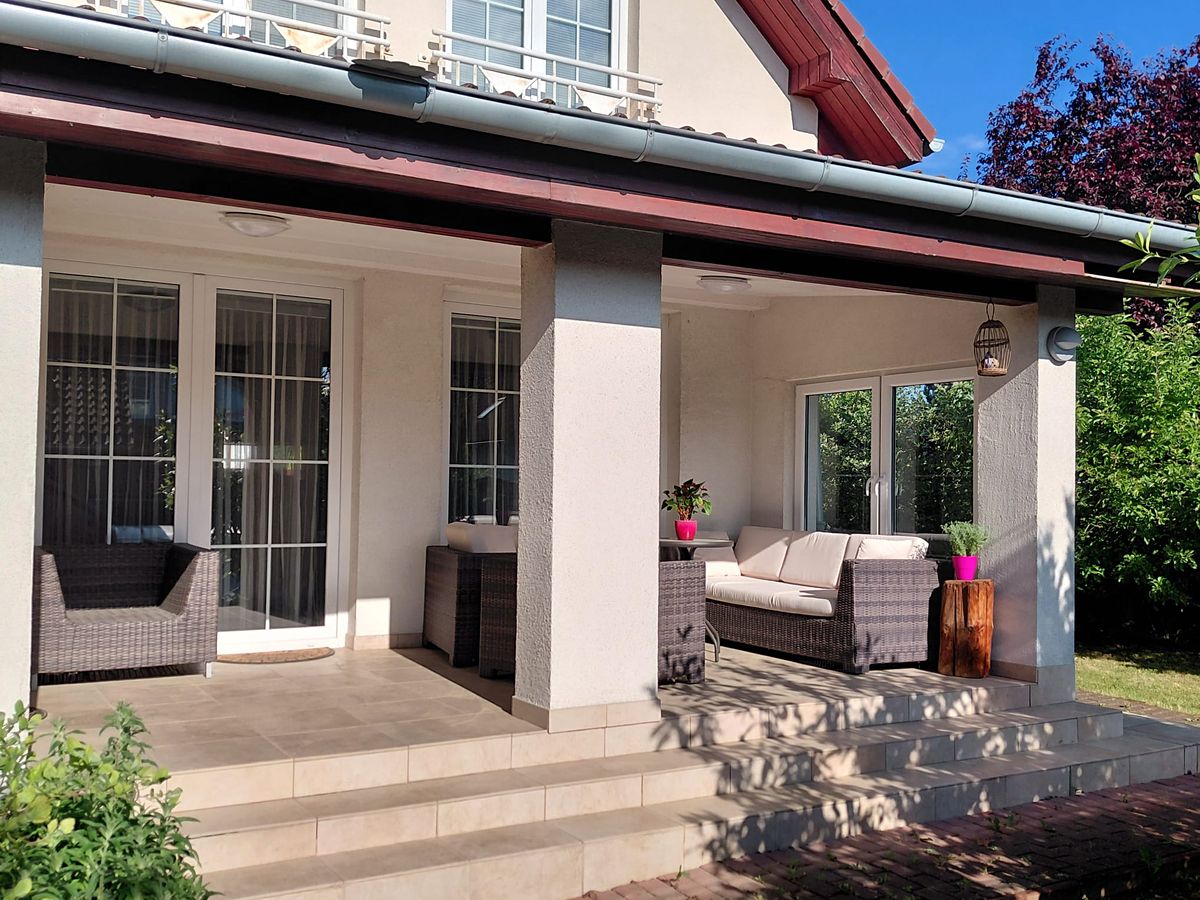 Prodej rodinného domu 195 m², pozemek 447 m² – fotografie 2