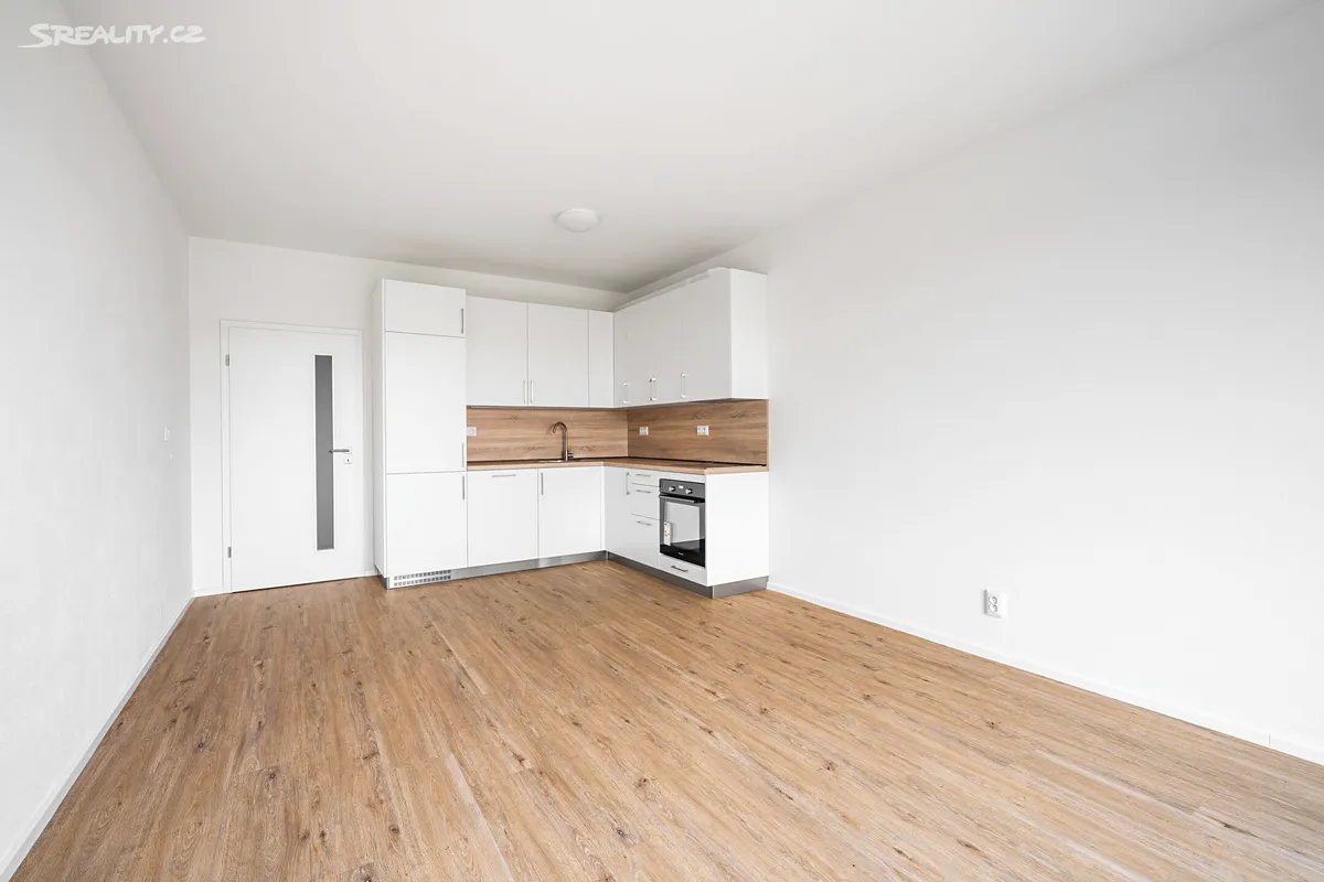 Pronájem bytu 2+kk 51 m² – pohled 2