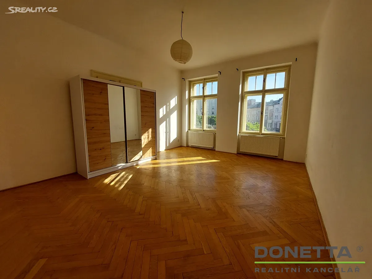 Pronájem bytu 2+1 84 m² – pohled 2