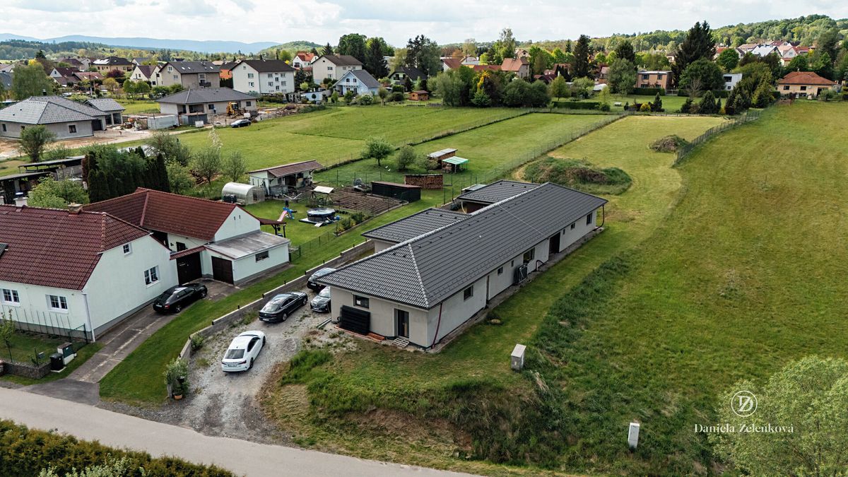 Prodej rodinného domu 240 m², pozemek 1615 m² – fotografie 5
