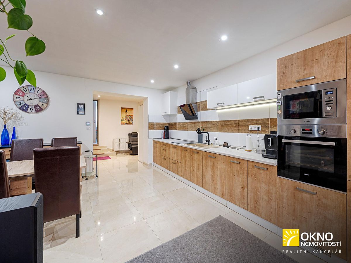 Prodej rodinného domu 172 m², pozemek 472 m² – fotografie 4