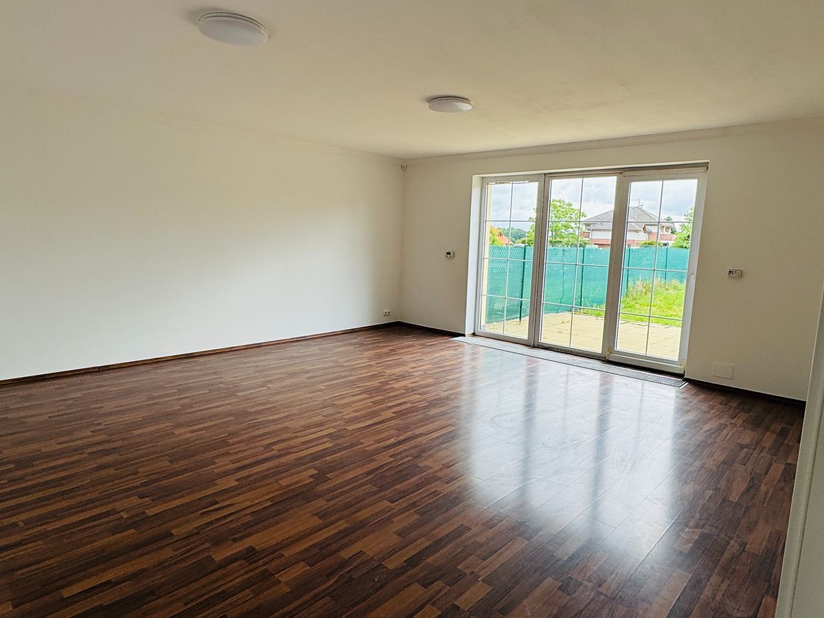 Pronájem rodinného domu 180 m², pozemek 288 m² – fotografie 4