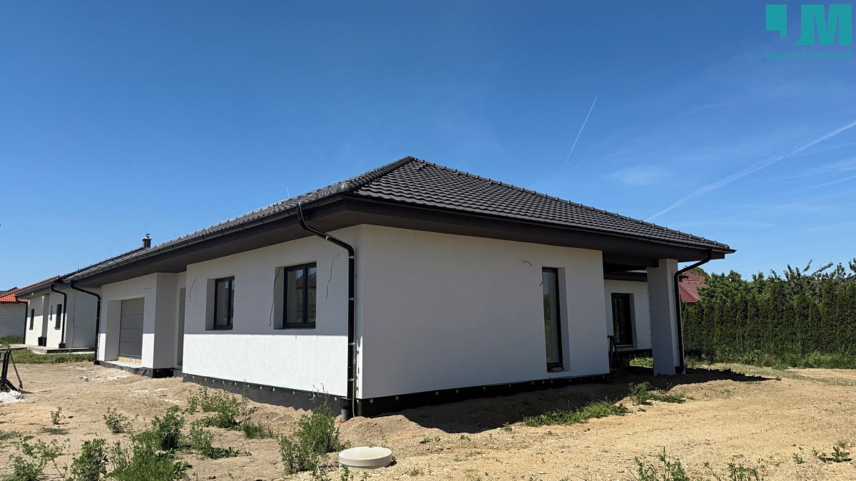 Prodej rodinného domu 228 m², pozemek 899 m² – fotografie 4