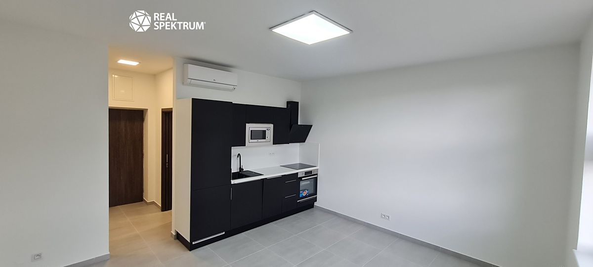 Pronájem bytu 1+kk 28 m²