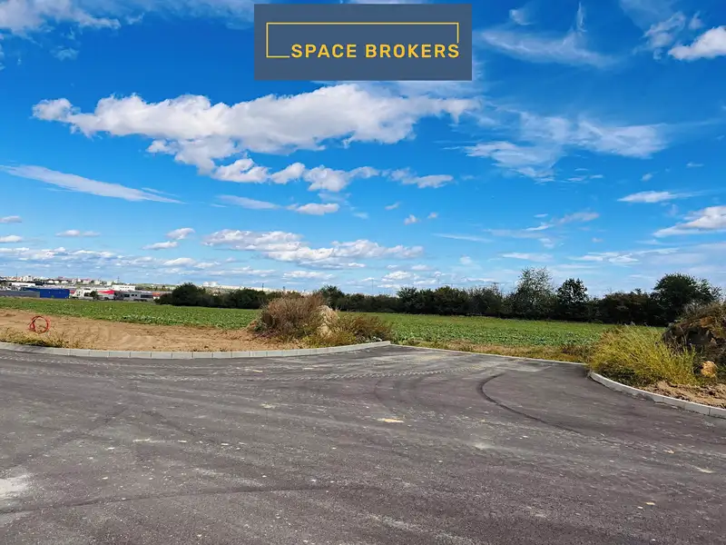 Prodej komerčního pozemku 9605 m², Vestec – náhled fotky 1