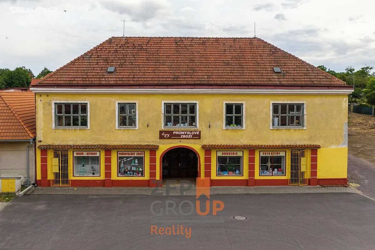 Prodej obchodního prostoru 470 m², Šatov