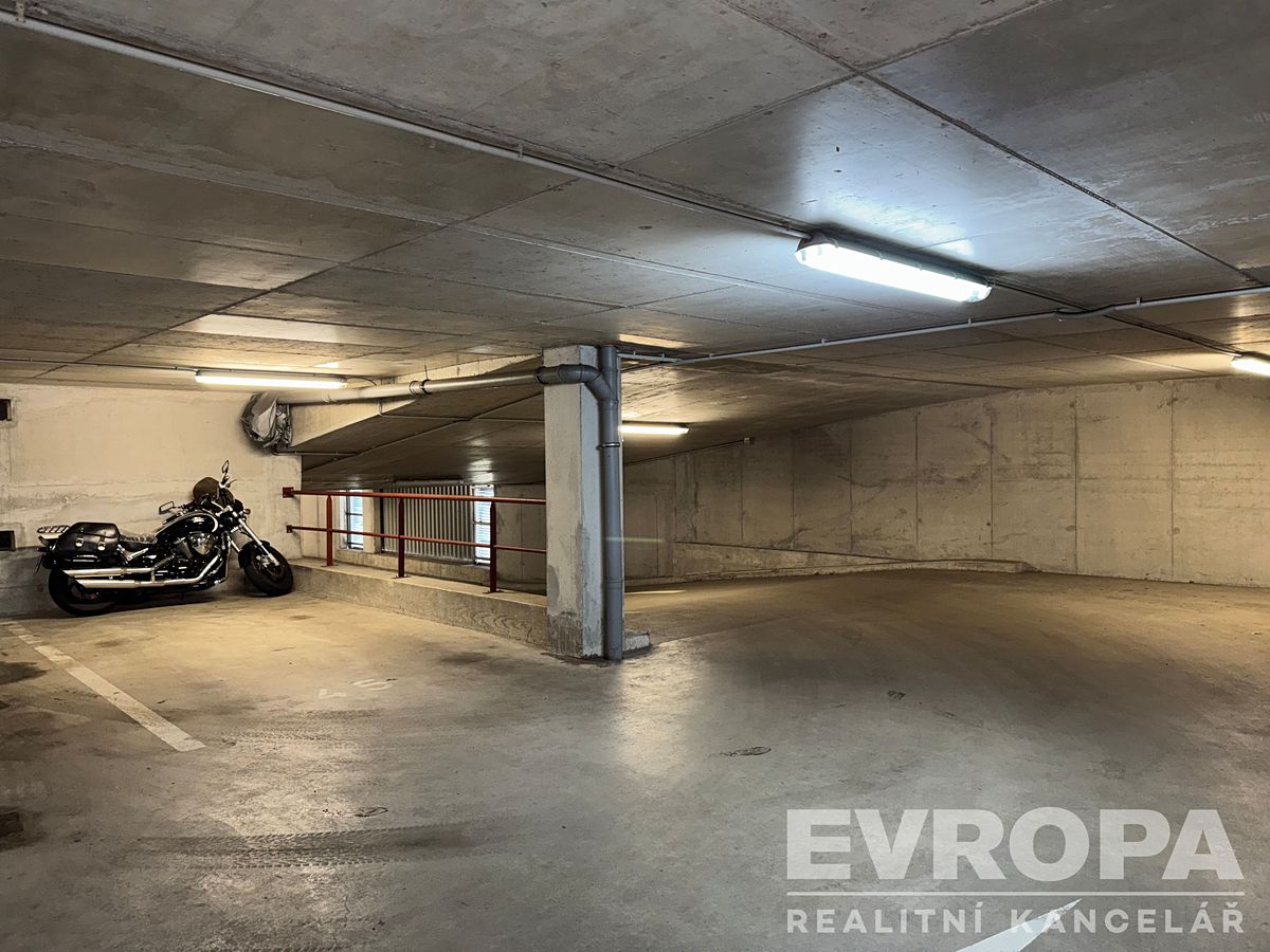 Prodej garážového stání 14 m²