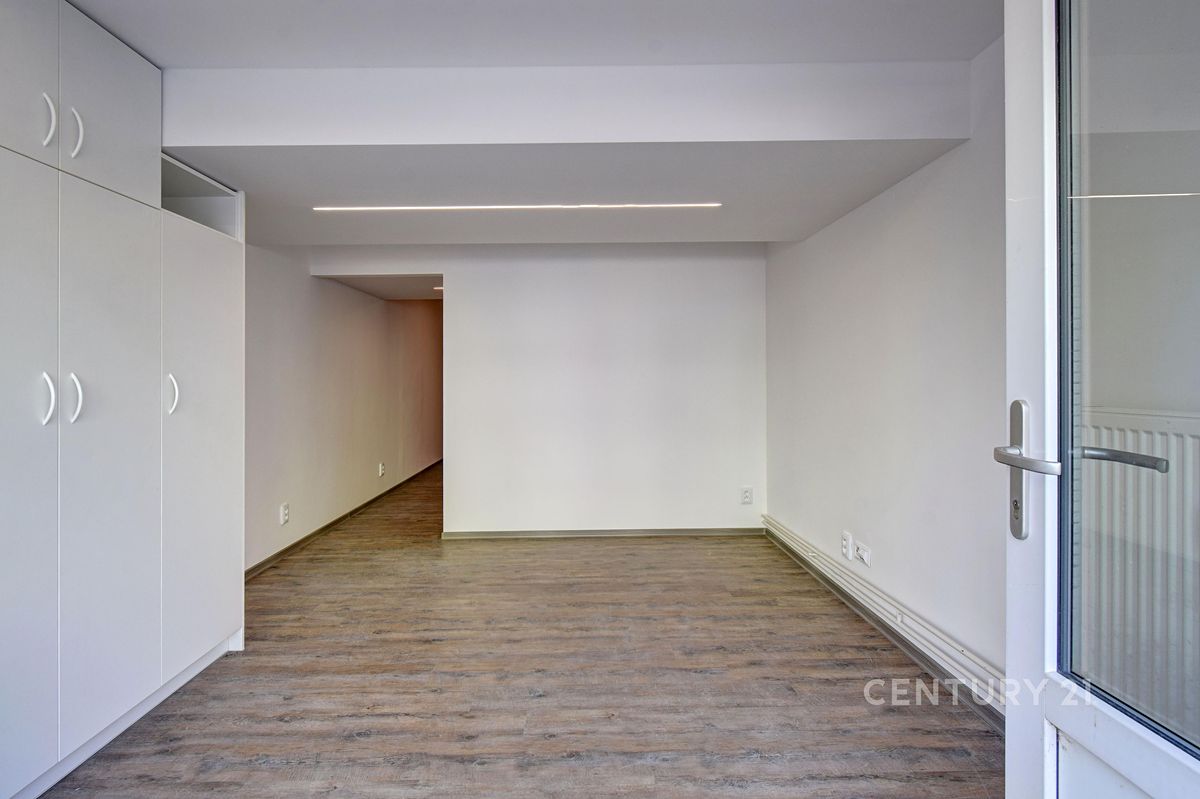 Prodej kanceláře 39 m² – fotografie 3
