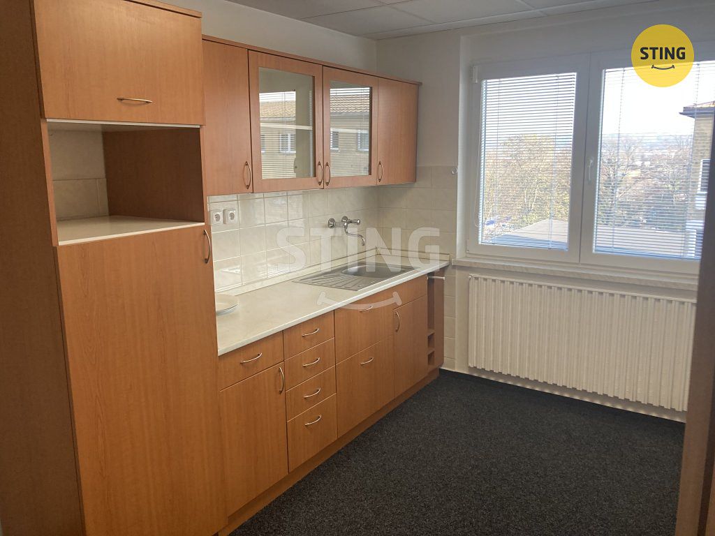 Pronájem kanceláře 47 m² – fotografie 3