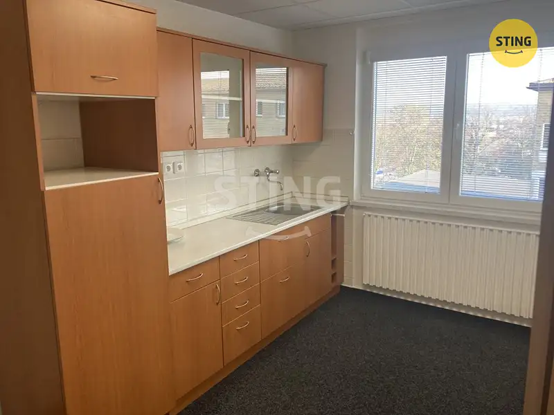Pronájem kanceláře 47 m², Třinec – náhled fotky 3