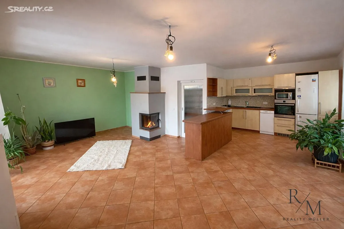 Prodej rodinného domu 173 m², pozemek 1163 m² – pohled 4